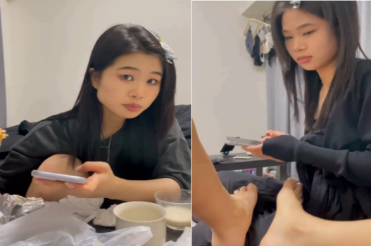 Thấy dương vật lớn là cười hạnh phúc